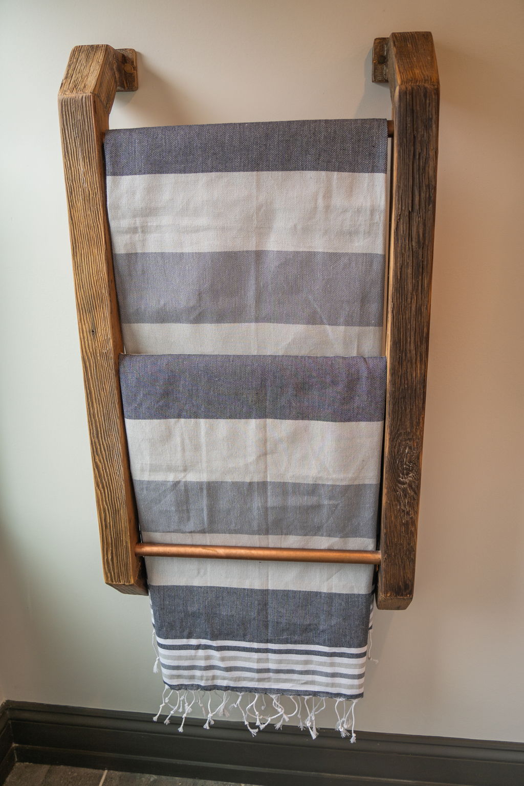 URBAN Refresh Towel Rack