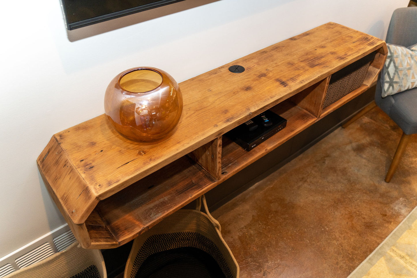 URBAN Unwind Floating Console