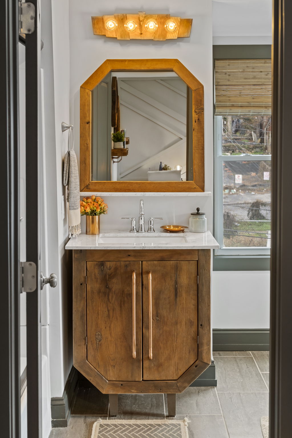 URBAN Refresh Vanity Mirror